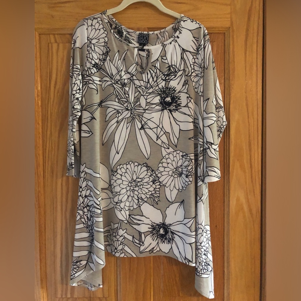 Clara Sun Woo Floral Gauze Keyhole Tunic EUC Small, Gray White
